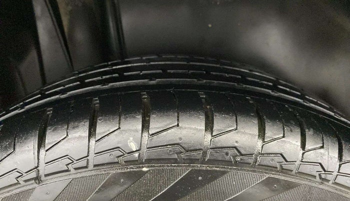 2021 Maruti S Cross ZETA 1.5, Petrol, Manual, 30,603 km, Right Rear Tyre Tread