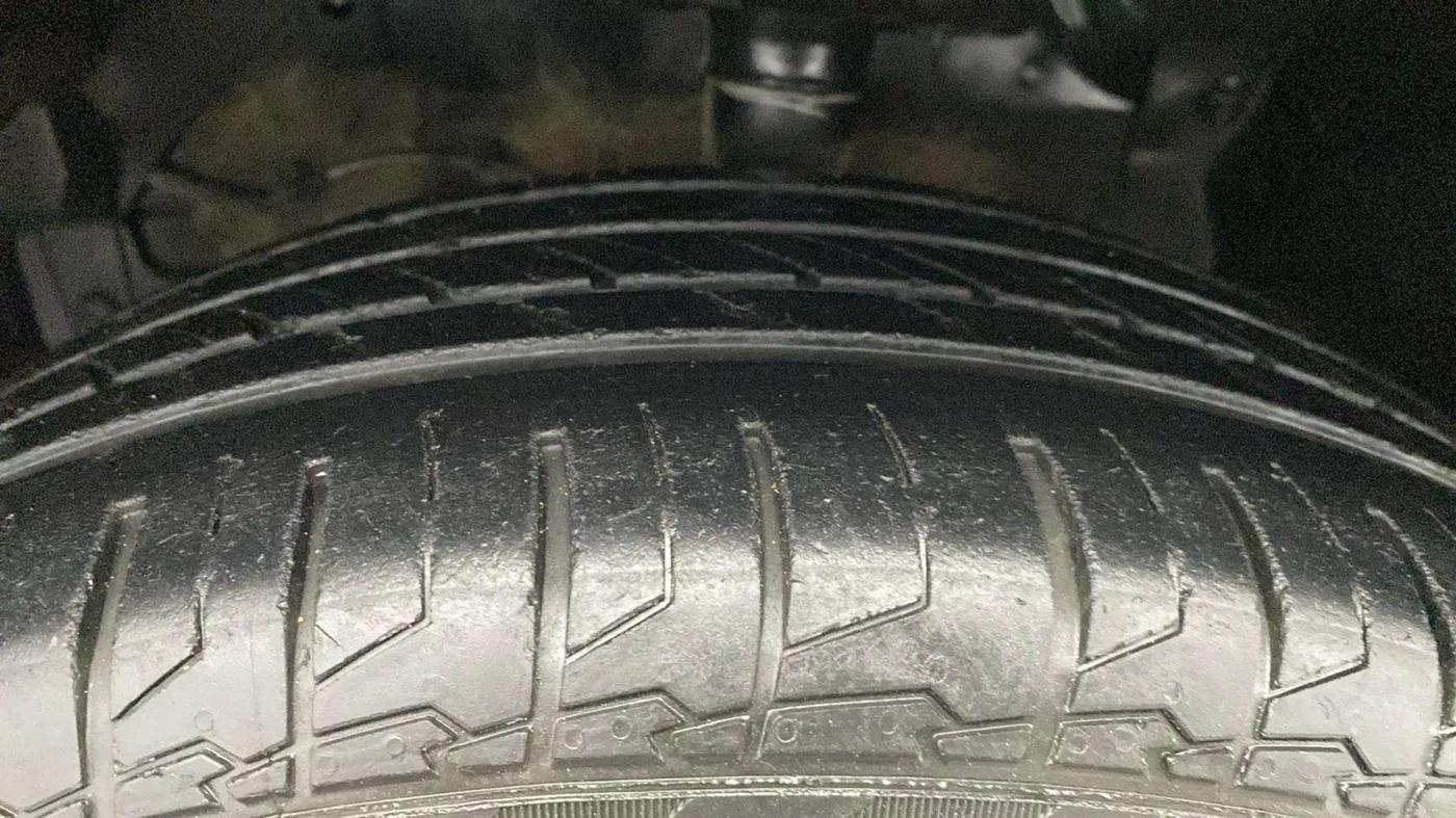 2021 Maruti S Cross ZETA 1.5, Petrol, Manual, 30,603 km, Left Front Tyre Tread