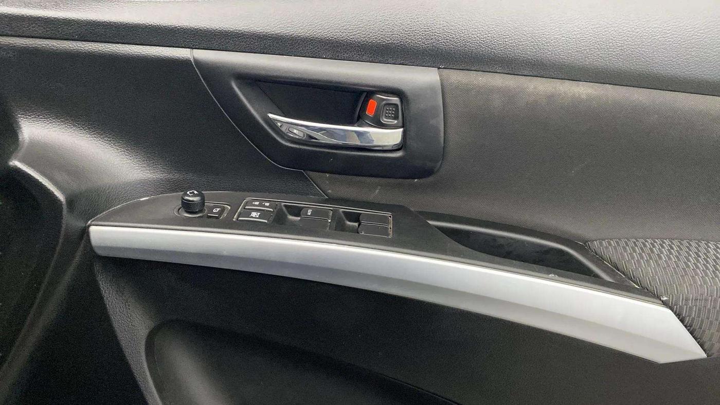 2021 Maruti S Cross ZETA 1.5, Petrol, Manual, 30,603 km, Driver Side Door Panels Control
