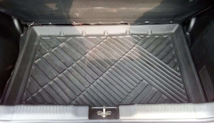 2020 Maruti Swift VXI AMT, Petrol, Automatic, 31,292 km, Boot Inside