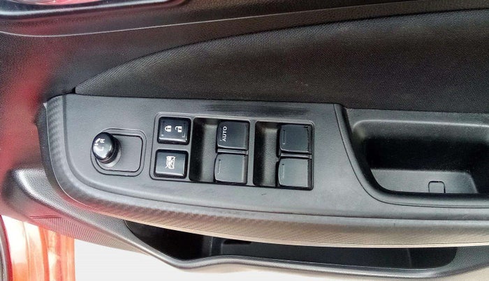 2020 Maruti Swift VXI AMT, Petrol, Automatic, 31,292 km, Driver Side Door Panels Control
