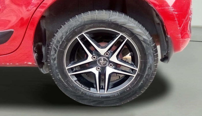 2020 Maruti Swift VXI AMT, Petrol, Automatic, 31,292 km, Left Rear Wheel