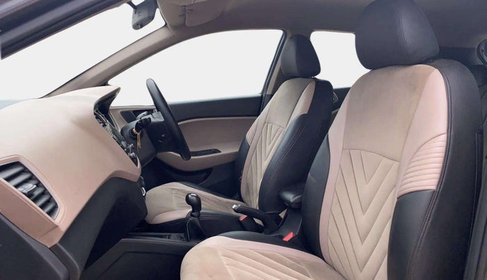 2019 Hyundai Elite i20 MAGNA PLUS 1.2, Petrol, Manual, 1,01,583 km, Right Side Front Door Cabin