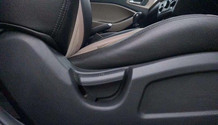 2019 Hyundai Elite i20 MAGNA PLUS 1.2, Petrol, Manual, 1,01,583 km, Driver Side Adjustment Panel