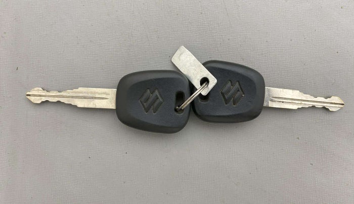2023 Maruti Eeco 7 STR STD 1.2, Petrol, Manual, 13,998 km, Key Close Up