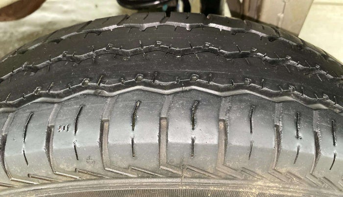 2023 Maruti Eeco 7 STR STD 1.2, Petrol, Manual, 13,998 km, Left Rear Tyre Tread