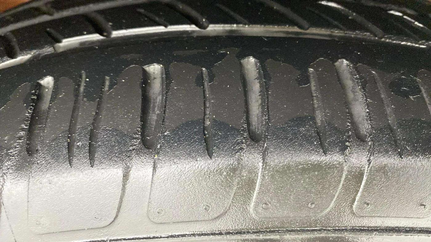 2021 Maruti Dzire VXI, Petrol, Manual, 67,646 km, Right Front Tyre Tread