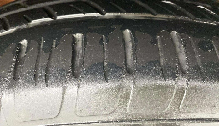 2021 Maruti Dzire VXI, Petrol, Manual, 67,646 km, Right Front Tyre Tread