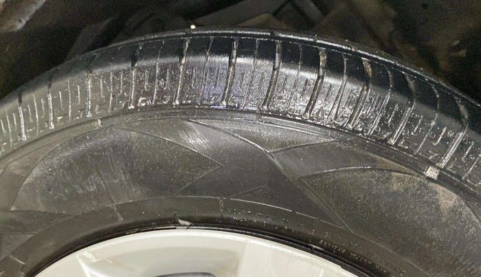 2013 Maruti Swift Dzire VXI, Petrol, Manual, 89,036 km, Left Rear Tyre Tread