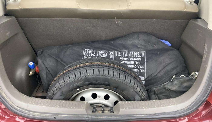2015 Hyundai i10 MAGNA 1.1, CNG, Manual, 57,714 km, Boot Inside