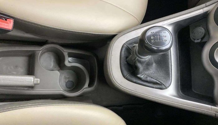 2015 Hyundai i10 MAGNA 1.1, CNG, Manual, 57,714 km, Gear Lever