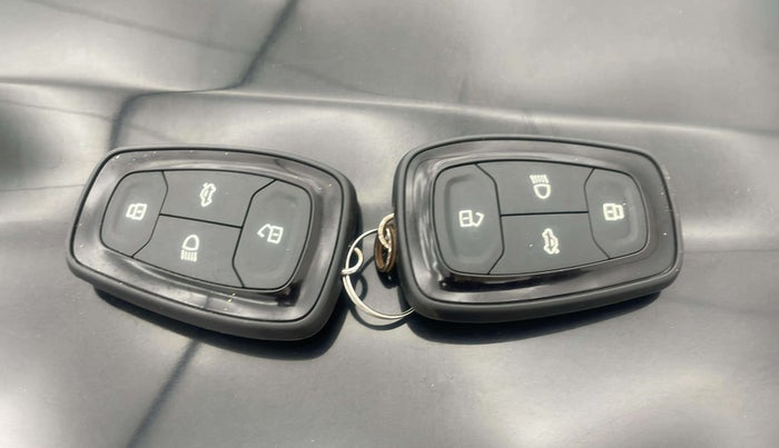 2022 Tata NEXON XZA PLUS (PREMIUM) PETROL DARK EDITION, Petrol, Automatic, 11,174 km, Key Close Up