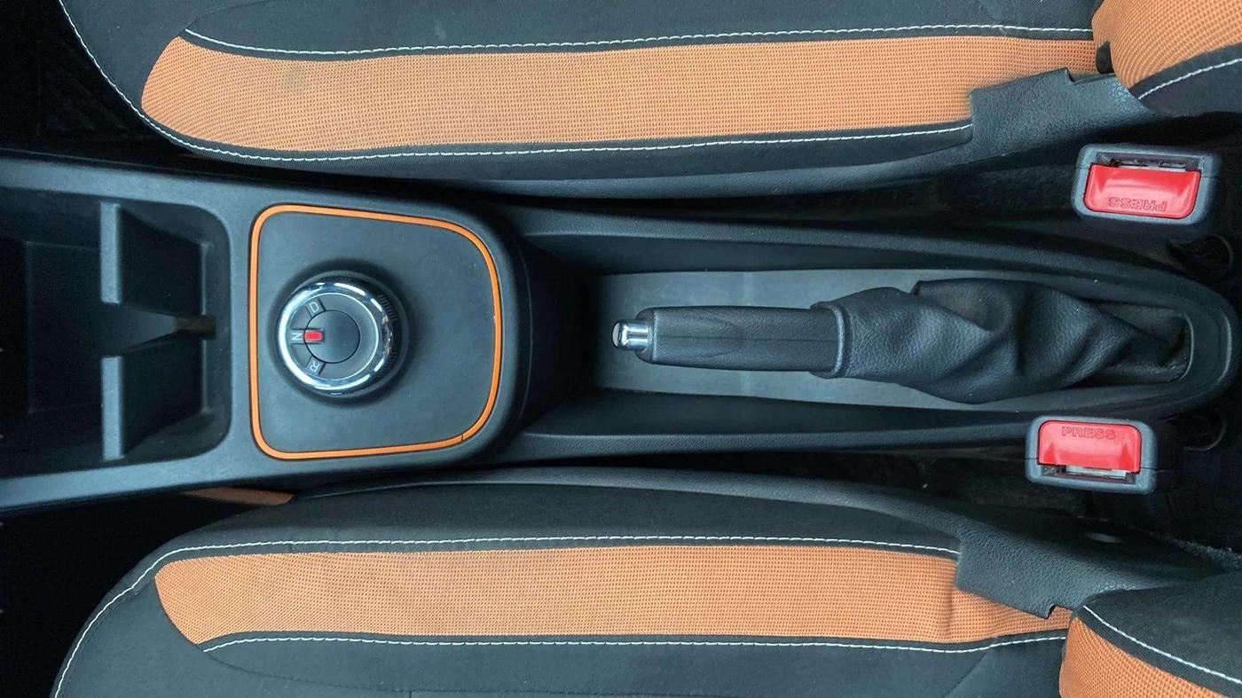 2019 Renault Kwid CLIMBER 1.0 AMT (O), Petrol, Automatic, 15,345 km, Gear Lever