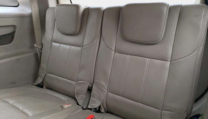 2017 Mahindra XUV500 W10, Diesel, Manual, 77,017 km, Third Seat Row ( optional )
