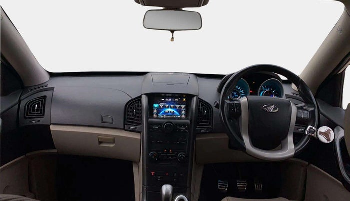 2017 Mahindra XUV500 W10, Diesel, Manual, 77,017 km, Dashboard