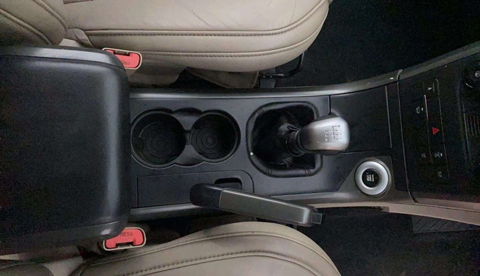 2017 Mahindra XUV500 W10, Diesel, Manual, 77,017 km, Gear Lever