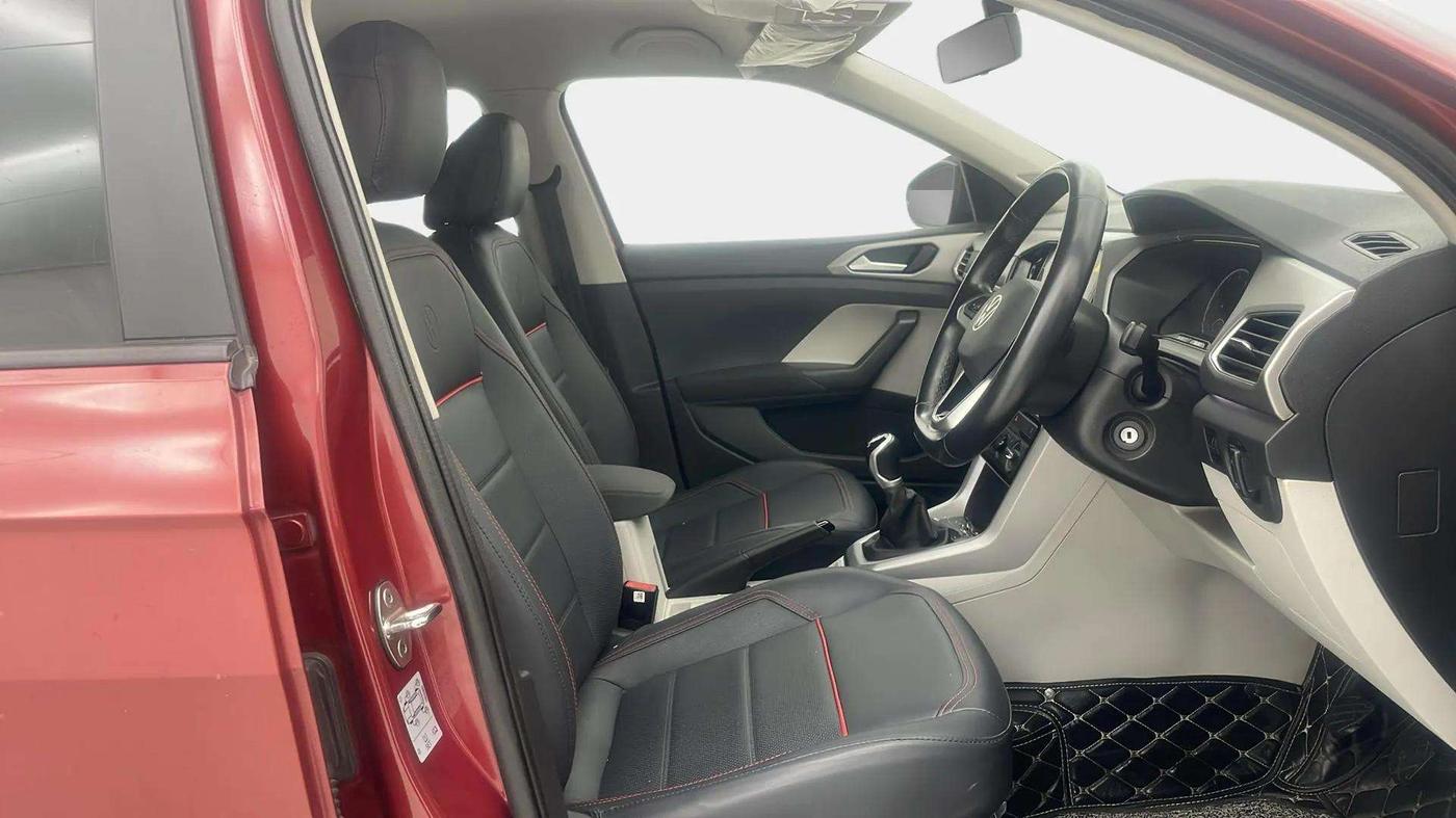 2022 Volkswagen TAIGUN HIGHLINE 1.0 TSI MT, Petrol, Manual, 23,144 km, Right Side Front Door Cabin