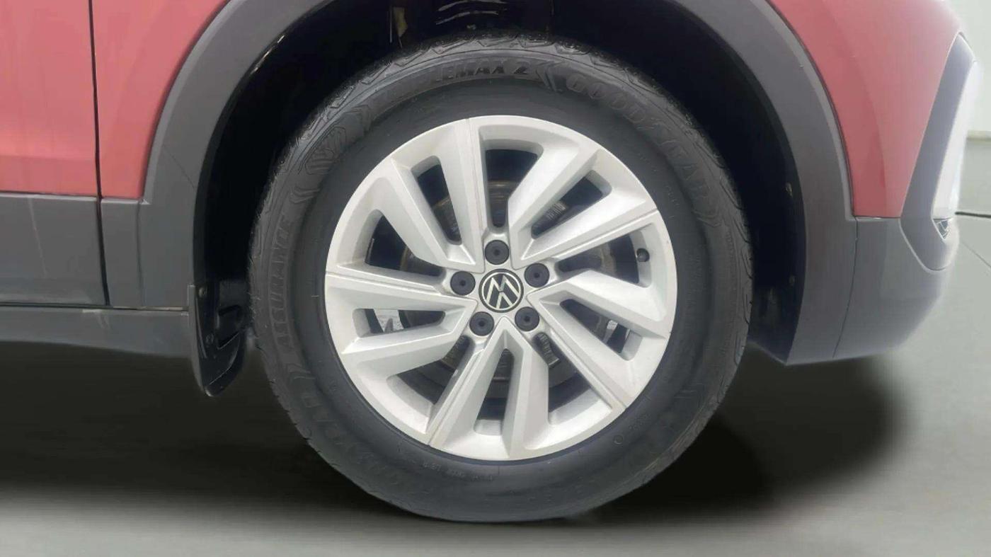 2022 Volkswagen TAIGUN HIGHLINE 1.0 TSI MT, Petrol, Manual, 23,144 km, Right Front Wheel