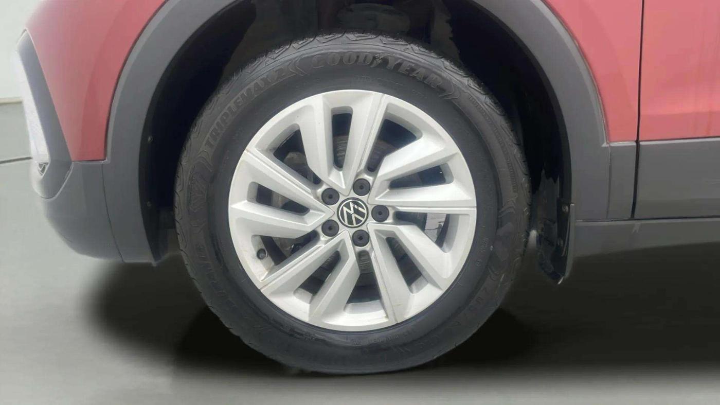 2022 Volkswagen TAIGUN HIGHLINE 1.0 TSI MT, Petrol, Manual, 23,144 km, Left Front Wheel