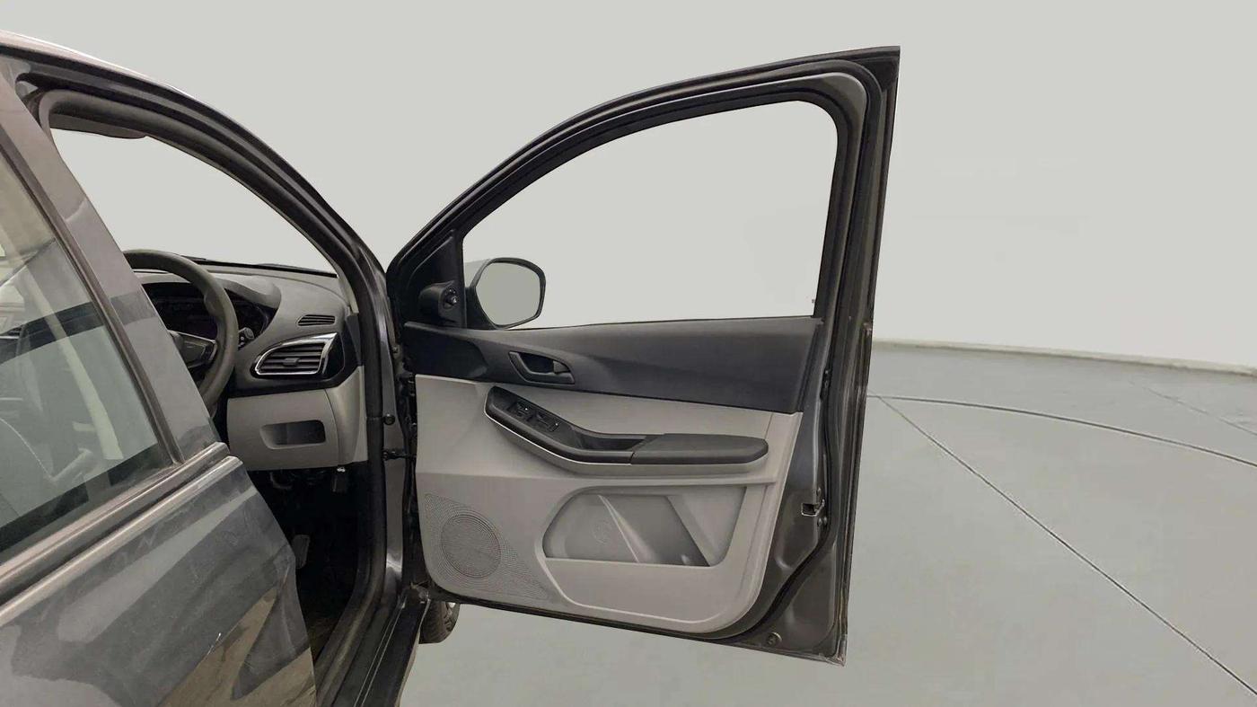 2021 Tata Tiago XT PETROL, Petrol, Manual, 21,188 km, RHS Front Door