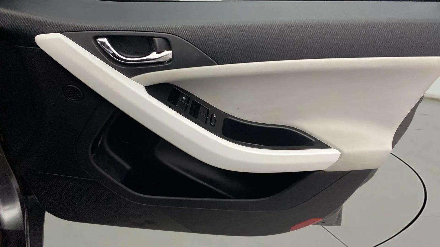 2023 Tata NEXON CREATIVE 1.2 REVOTRON 7 DCA, Petrol, Automatic, 14,757 km, Driver Side Door Panels Control