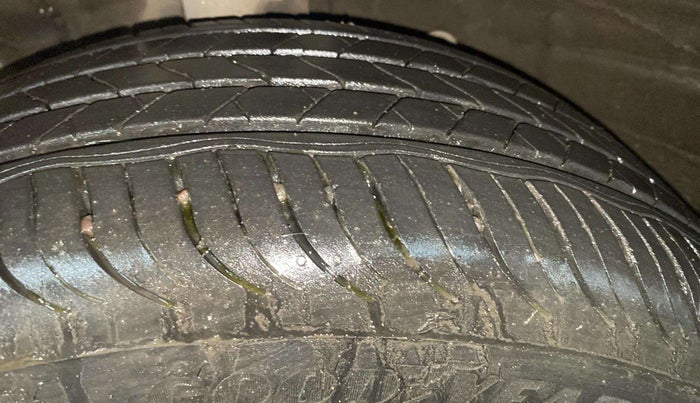 2019 Hyundai Verna 1.6 VTVT SX O, Petrol, Manual, 72,104 km, Left Front Tyre Tread