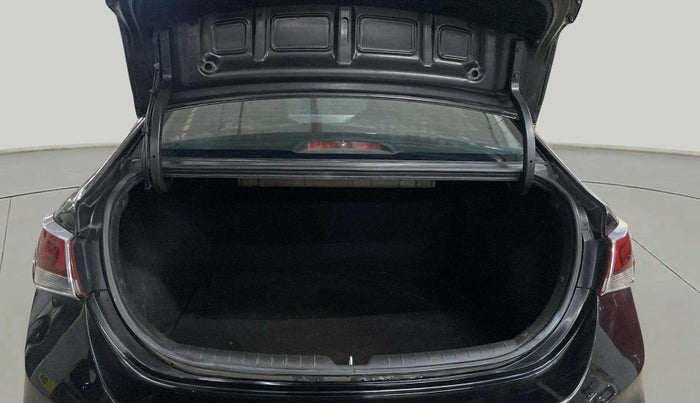 2019 Hyundai Verna 1.6 VTVT SX O, Petrol, Manual, 72,104 km, Boot Inside