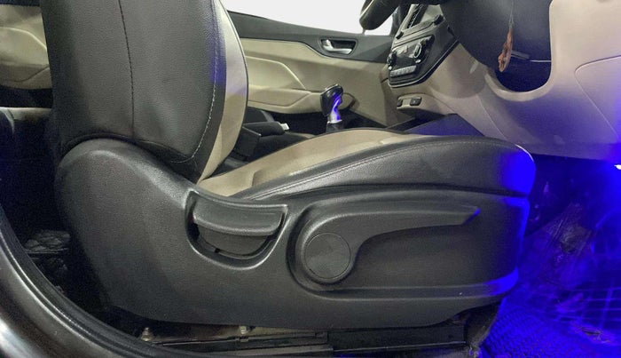 2019 Hyundai Verna 1.6 VTVT SX O, Petrol, Manual, 72,104 km, Driver Side Adjustment Panel