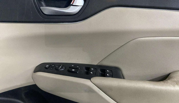 2019 Hyundai Verna 1.6 VTVT SX O, Petrol, Manual, 72,104 km, Driver Side Door Panels Control