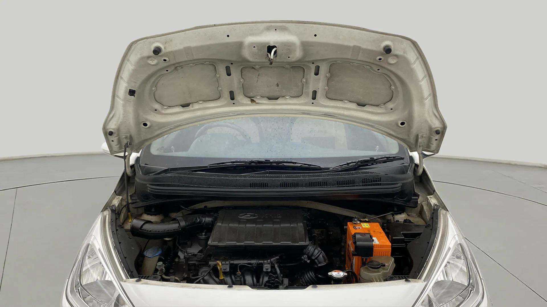 Engine-Full-View-With-Bonnet-Open-13
