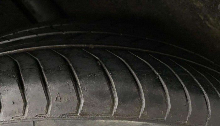 2019 Ford Ecosport TITANIUM + 1.5L DIESEL, Diesel, Manual, 1,00,532 km, Left Rear Tyre Tread