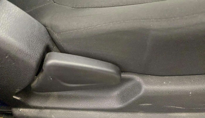 2019 Renault Kwid RXT 1.0 AMT (O), Petrol, Automatic, 10,253 km, Driver Side Adjustment Panel