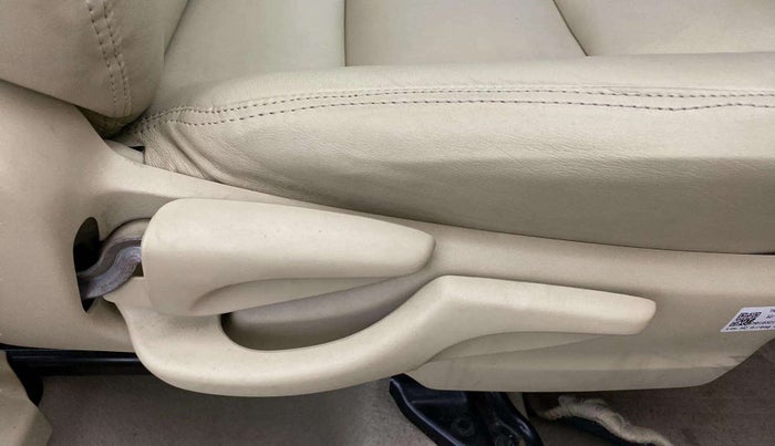 2021 Toyota YARIS J MT, Petrol, Manual, 3,965 km, Driver Side Adjustment Panel