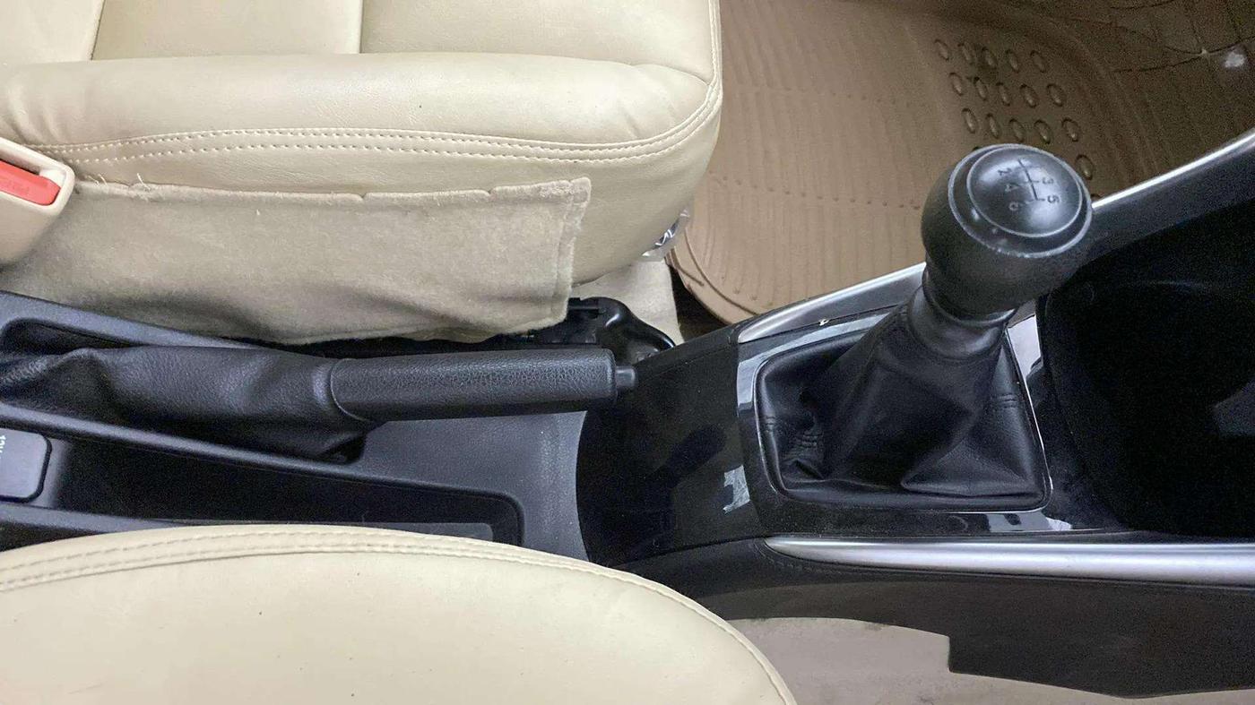 2021 Toyota YARIS J MT, Petrol, Manual, 3,965 km, Gear Lever