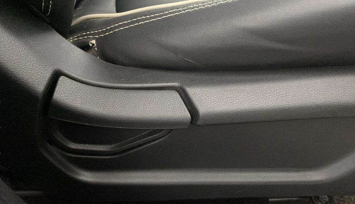 2019 Hyundai VENUE S 1.2, Petrol, Manual, 9,234 km, Driver Side Adjustment Panel