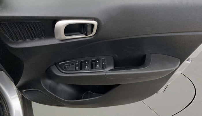2019 Hyundai VENUE S 1.2, Petrol, Manual, 9,234 km, Driver Side Door Panels Control