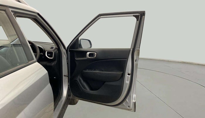 2019 Hyundai VENUE S 1.2, Petrol, Manual, 9,234 km, RHS Front Door