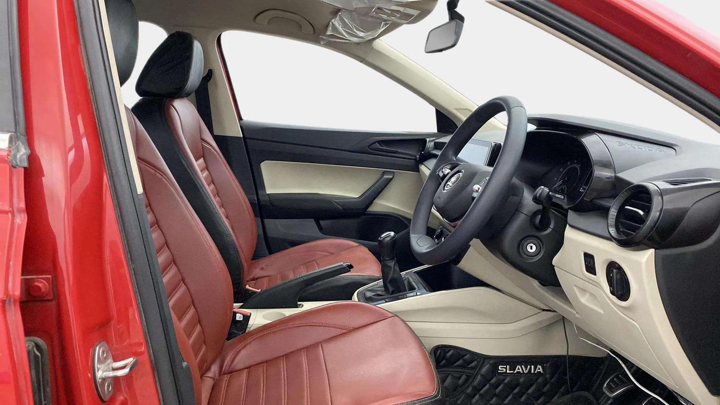 2023 Skoda SLAVIA ACTIVE 1.0L TSI MT, Petrol, Manual, 46,599 km, Right Side Front Door Cabin