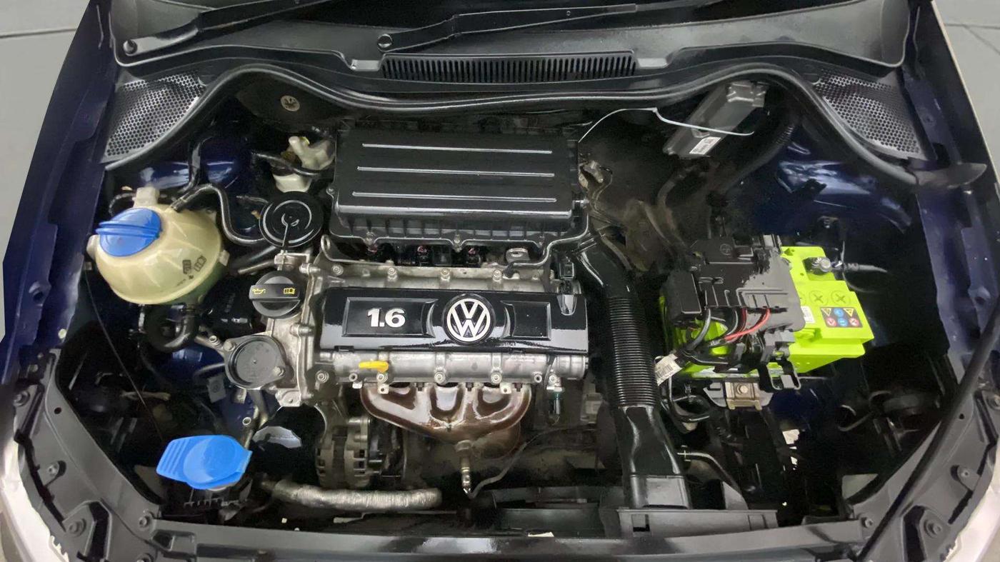 2014 Volkswagen Vento COMFORTLINE 1.6, Petrol, Manual, 92,721 km, Engine View