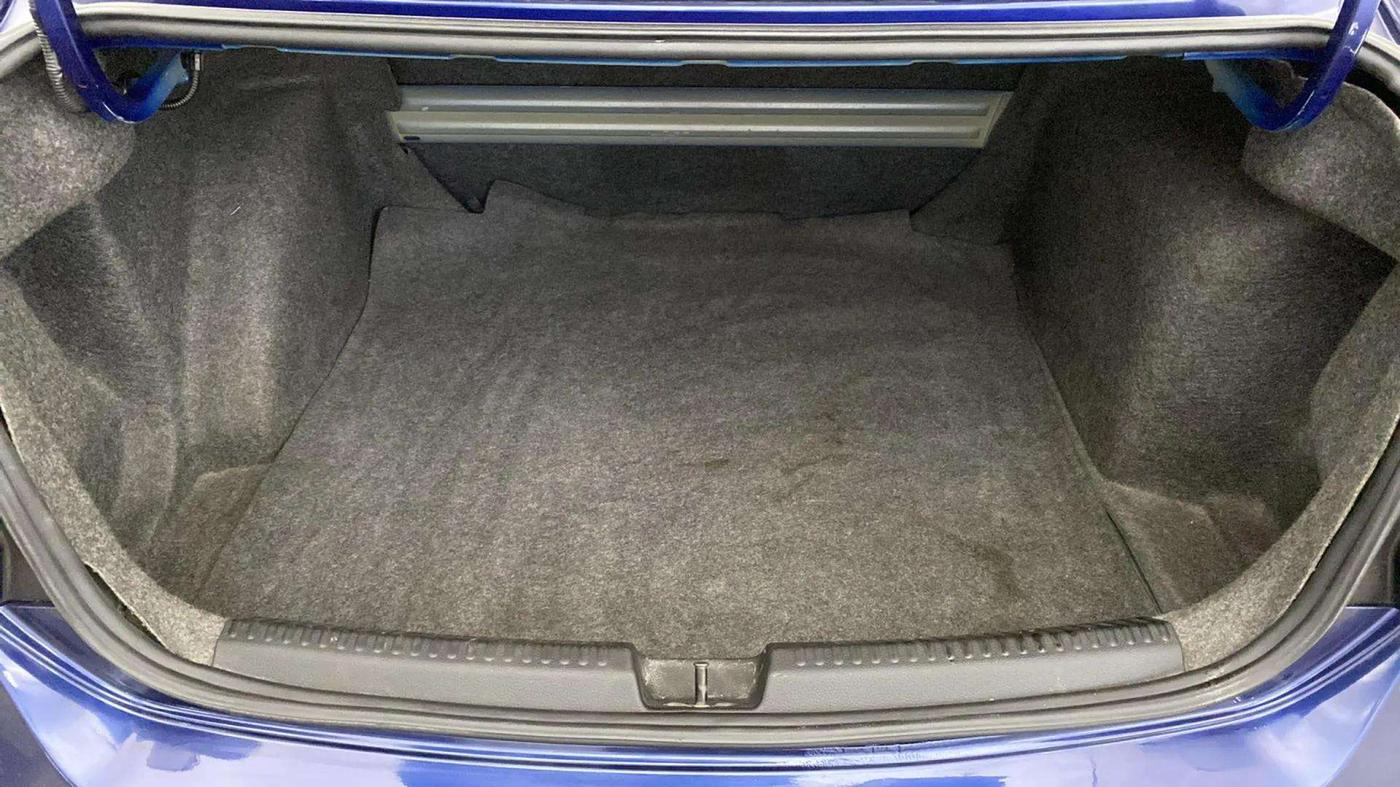 2014 Volkswagen Vento COMFORTLINE 1.6, Petrol, Manual, 92,721 km, Boot Inside
