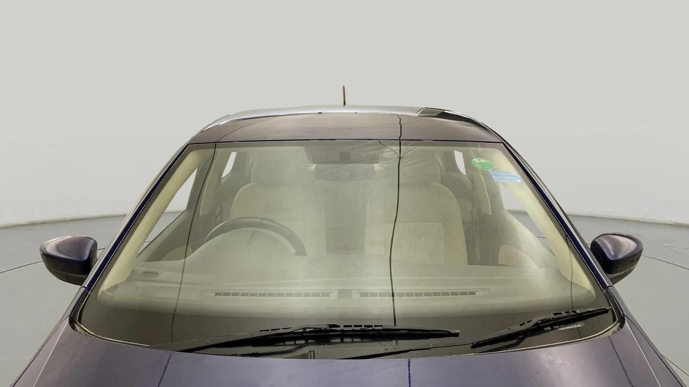 2014 Volkswagen Vento COMFORTLINE 1.6, Petrol, Manual, 92,721 km, Front Windshield