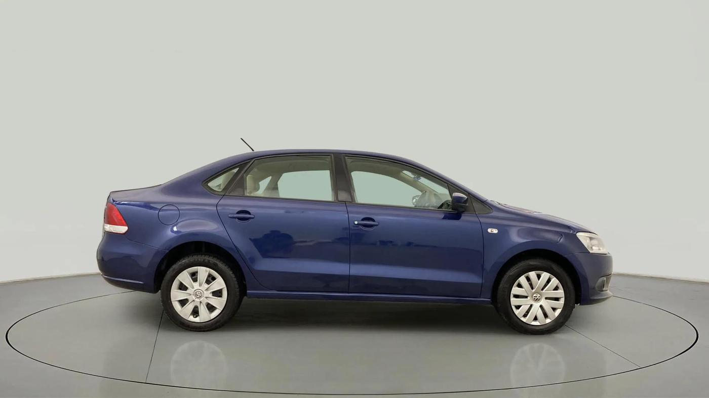 2014 Volkswagen Vento COMFORTLINE 1.6, Petrol, Manual, 92,721 km, Right Side View