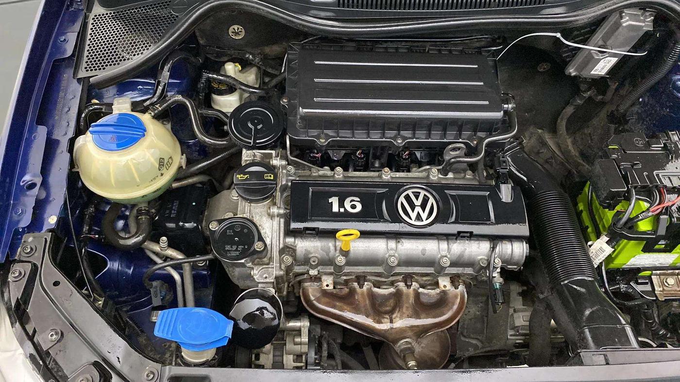 2014 Volkswagen Vento COMFORTLINE 1.6, Petrol, Manual, 92,721 km, Engine View - Right