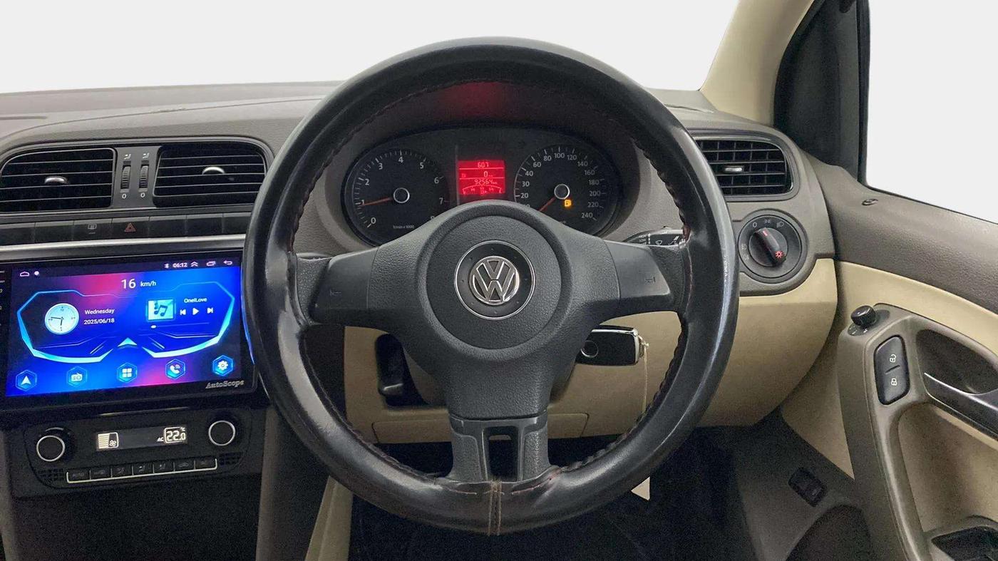 2014 Volkswagen Vento COMFORTLINE 1.6, Petrol, Manual, 92,721 km, Steering Wheel Close Up