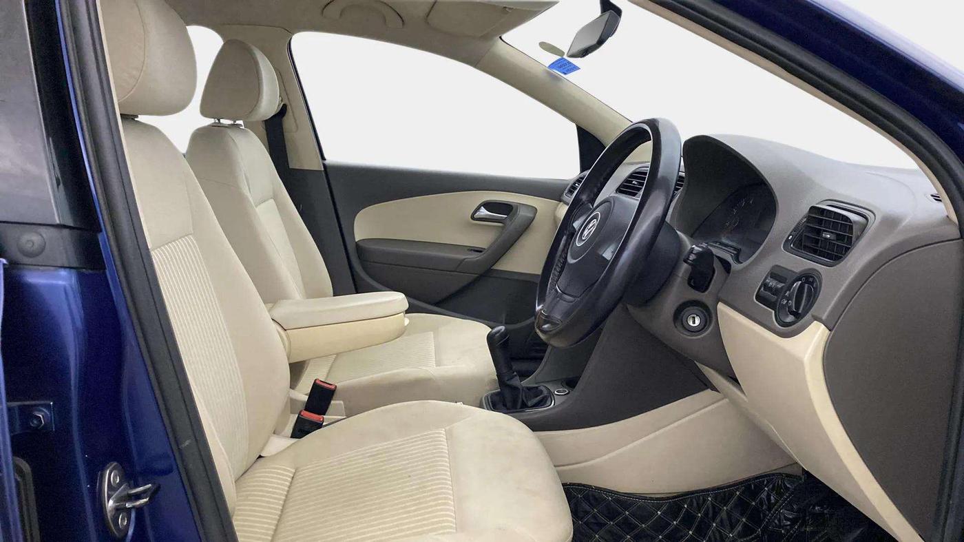 2014 Volkswagen Vento COMFORTLINE 1.6, Petrol, Manual, 92,721 km, Right Side Front Door Cabin