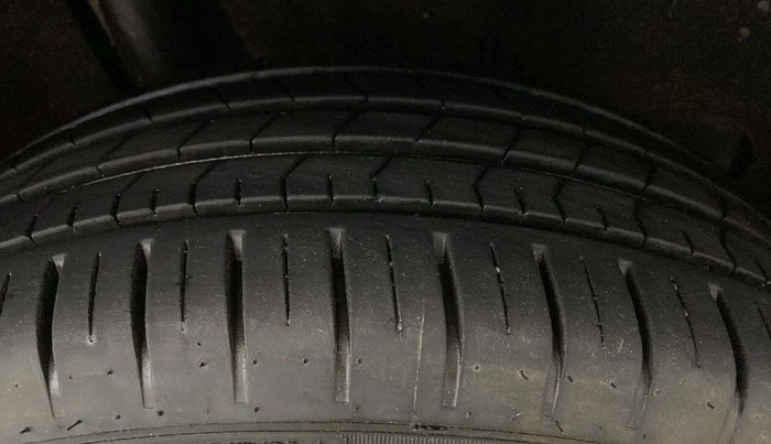 2021 Maruti Baleno ZETA PETROL 1.2, Petrol, Manual, 11,961 km, Right Rear Tyre Tread