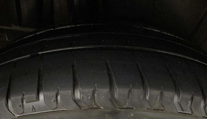 2021 Maruti XL6 ZETA MT, Petrol, Manual, 28,428 km, Right Rear Tyre Tread