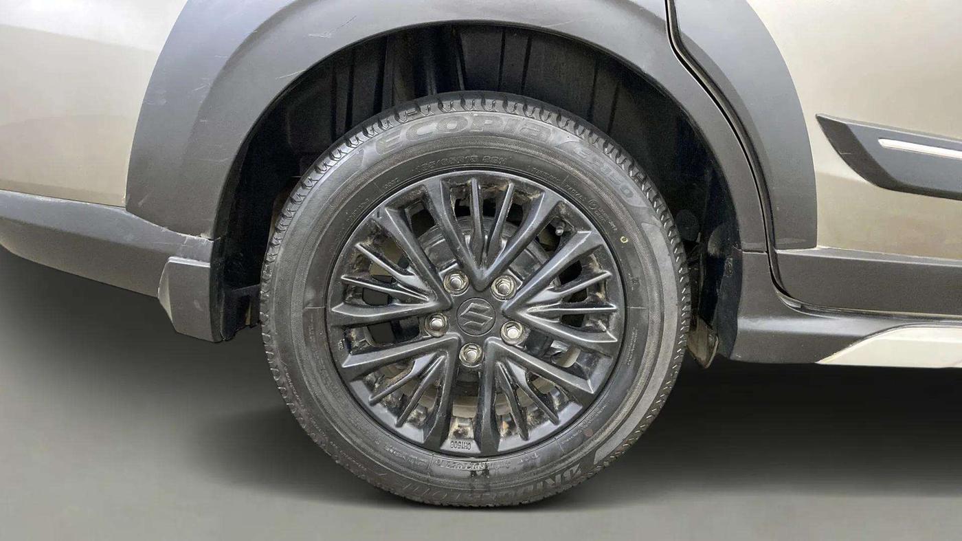 2021 Maruti XL6 ZETA MT, Petrol, Manual, 28,566 km, Right Rear Wheel
