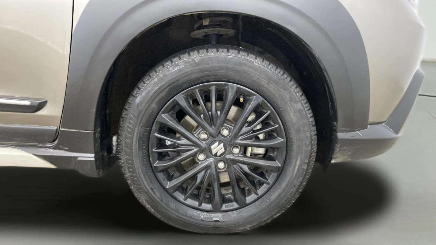 2021 Maruti XL6 ZETA MT, Petrol, Manual, 28,566 km, Right Front Wheel