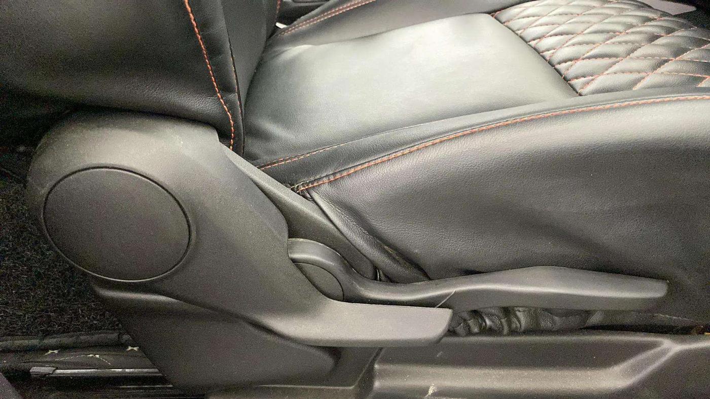 2021 Maruti XL6 ZETA MT, Petrol, Manual, 28,566 km, Driver Side Adjustment Panel